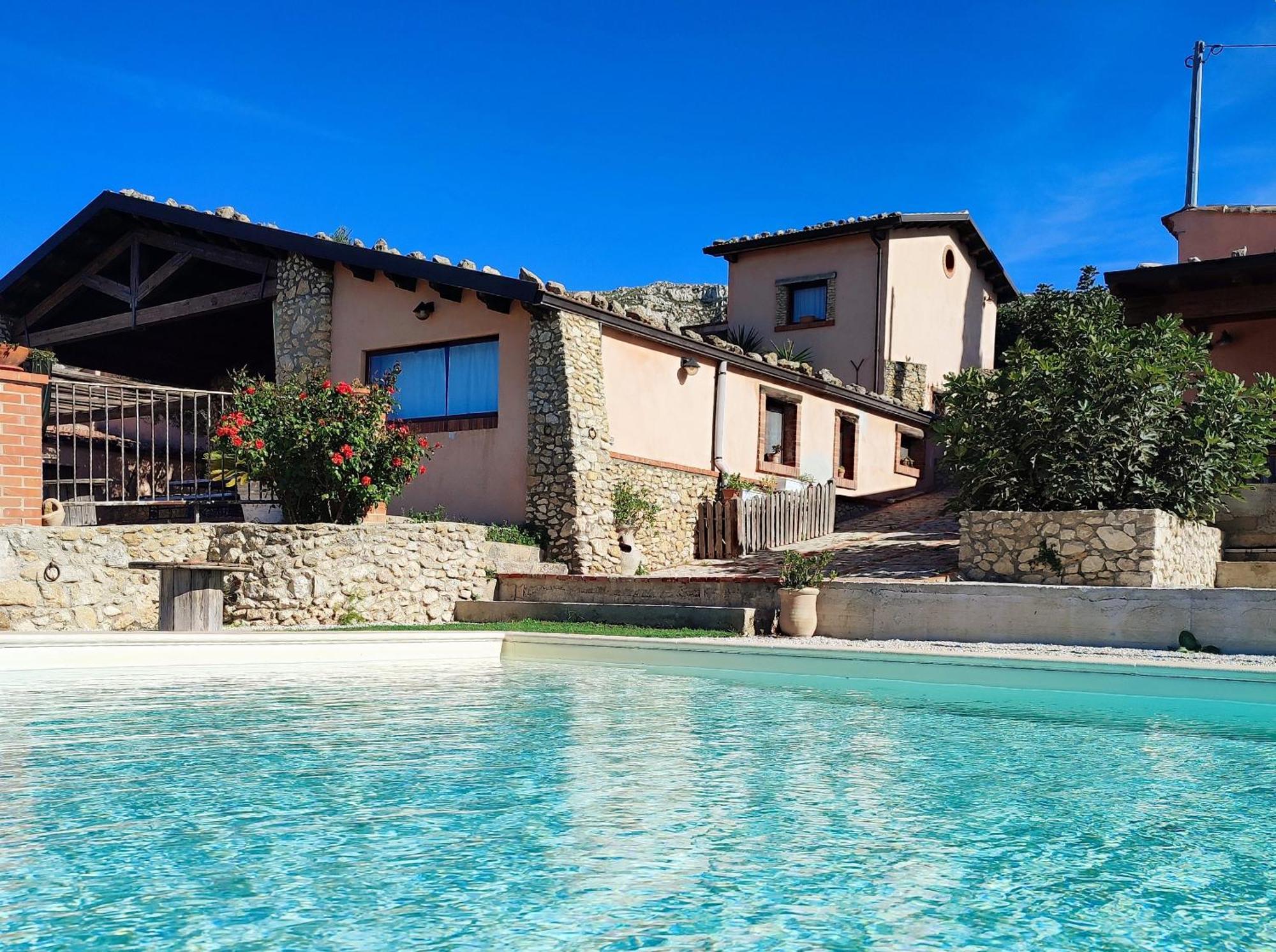 Отель Casa Lo Iacono Петралия-Соттана Экстерьер фото